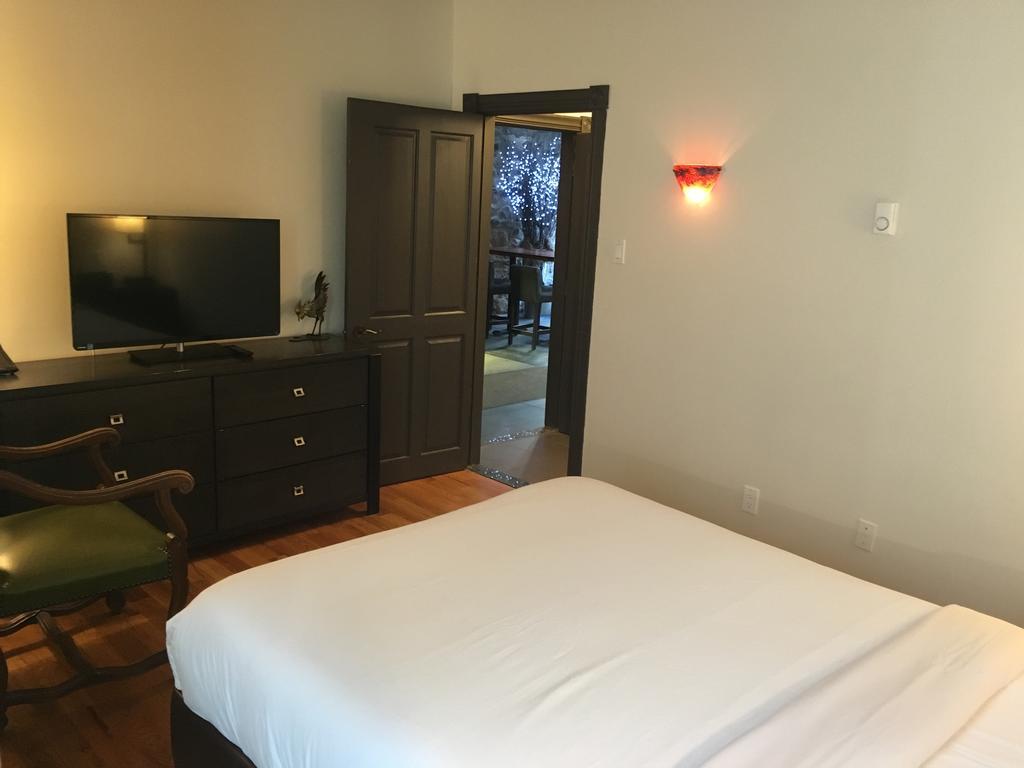 Hotel Epik Montréal Eksteriør bilde